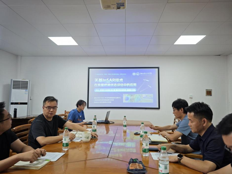 深化產學研融合，共筑安全未來 ——中騰科技與湖南大學天-空-地一體化監測中心成功舉辦技術研發交流會